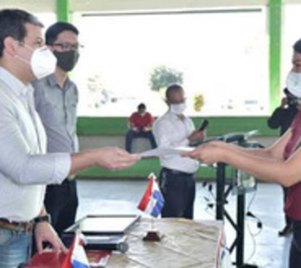 500 universitarios serán beneficiados con el desembolso de becas - Paraguay.com
