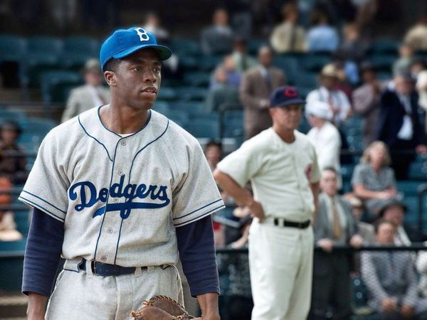 Luto en el béisbol por muerte de Boseman, quien interpretó a Jackie en "42"