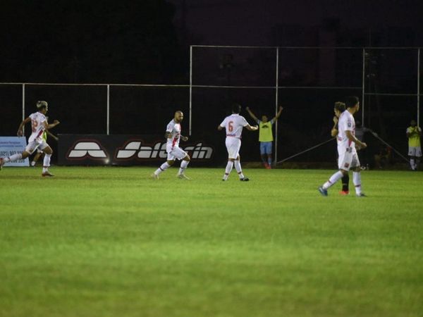 River Plate golpea en Los Jardines y aleja de la pelea a Guaraní