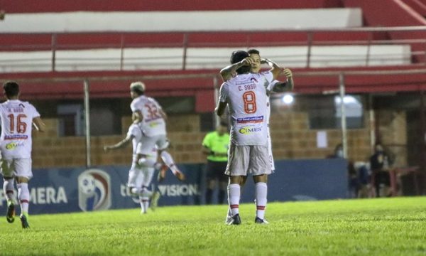 Derrota ante River aleja al Cacique del título