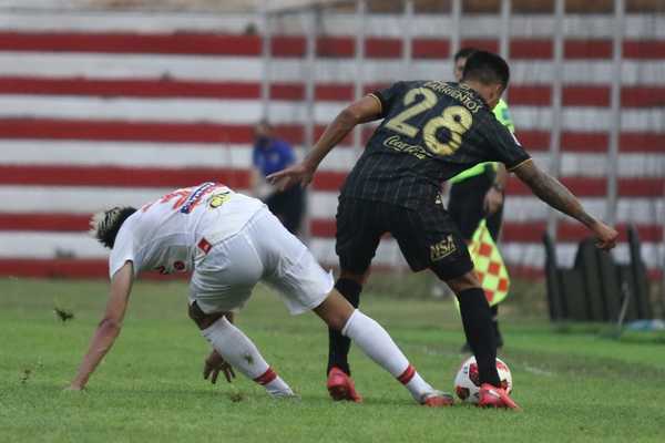 Guaraní cayó ante River y Gustavo Costas apuntó al campo de juego de los Jardines del Kelito - Megacadena — Últimas Noticias de Paraguay