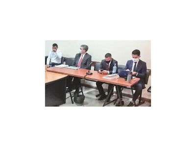Dos caseros siguen siendo funcionarios