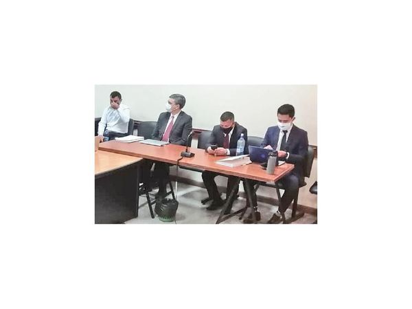 Dos caseros siguen siendo funcionarios