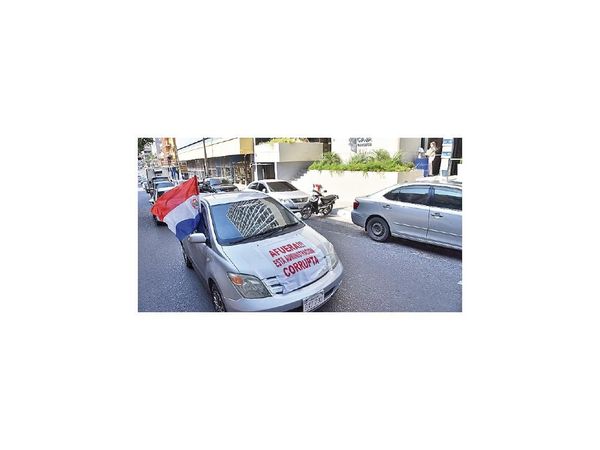 Reclaman intervención en Caja Bancaria