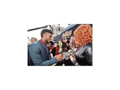 Hollywood  y  el  mundo  despiden   a la célebre Pantera Negra