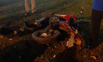 Motociclista queda grave tras chocar contra un poste en Ciudad del Este - ABC en el Este - ABC Color