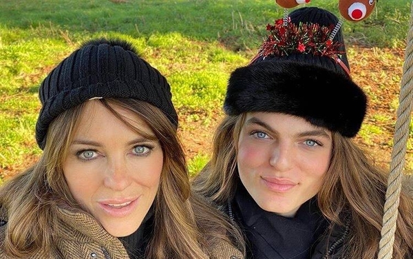 HOY / Elizabeth Hurley y su hijo Damian, tan idénticos como dos gotas de agua