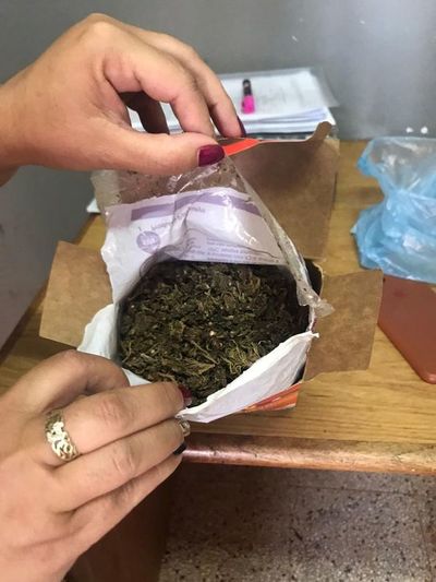 Intentan ingresar marihuana a la cárcel de Encarnación - Nacionales - ABC Color