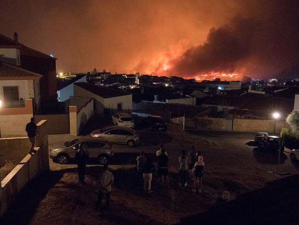 Cerca de 3.500 evacuados y 10.000 hectáreas quemadas por incendios en España - Mundo - ABC Color