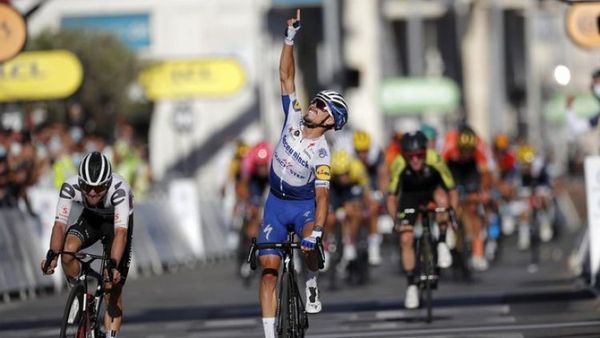 Alaphilippe se lleva la segunda etapa y el liderato del Tour de Francia