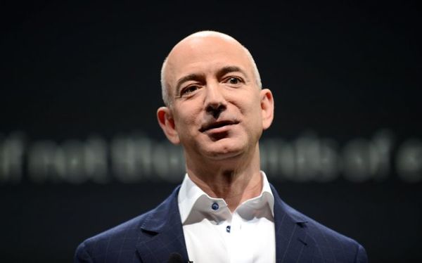 El club de ricos liderado por Jeff Bezos alza su poder
