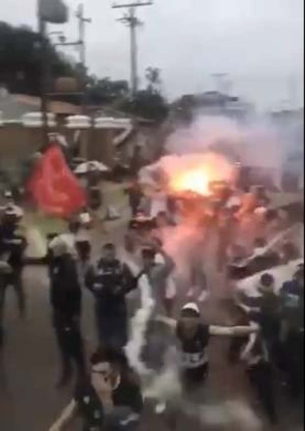 HOY / Hinchas se aglomeraron para despedir a Olimpia