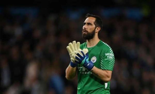 HOY / El chileno Claudio Bravo retorna al fútbol español