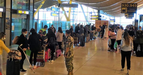 La Nación / Operativo de repatriación trae a 285 paraguayos de distintas partes del mundo, vía Madrid