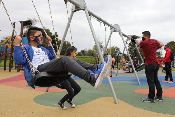 Bogotanos llenan parques y ciclovías tras más de cinco meses de cuarentena - MarketData