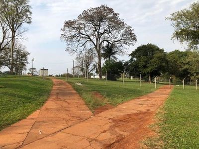 Privatizan parque de Itaipu y para ingreso se cobra G. 3 millones - ABC en el Este - ABC Color