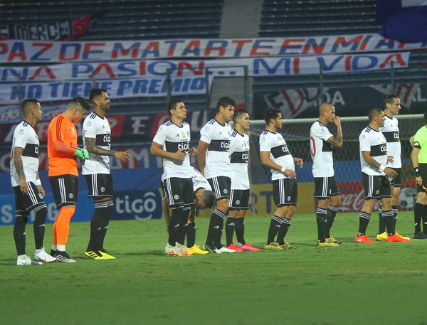 Pobre imagen de Olimpia en el clásico
