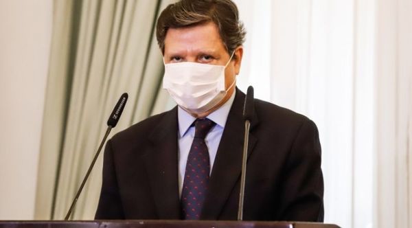 Ministro cumple 6 días de internación, sin complicaciones