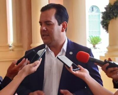 Friedmann renuncia al MAG y vuelve al Senado, tras ser imputado por la Fiscalía