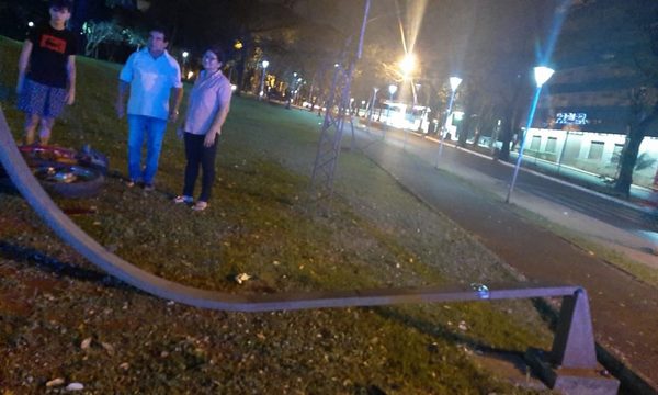 Un hombre queda herido tras estrellar su motocicleta contra columna de alumbrado – Diario TNPRESS