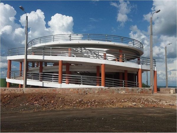 En medio de renovado ambiente, Trinidad cumple 54 años