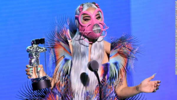 Lady Gaga se lleva cinco galardones en la noche de los VMAs - RQP Paraguay