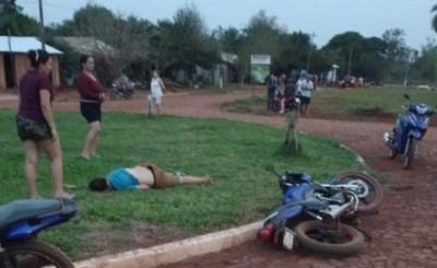 Menor motociclista muere tras perder el control en una rotonda