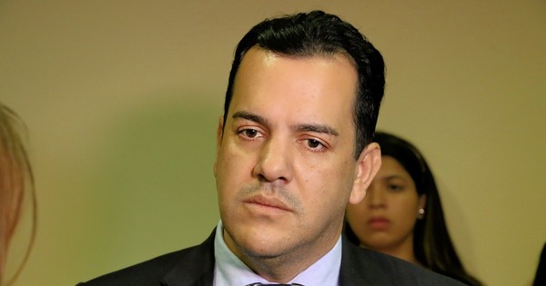 La Nación / Rodolfo Friedmann solicita reincorporarse al Senado tras su renuncia al MAG