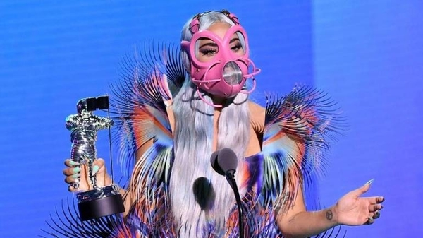 HOY / Los 5 premios de Lady Gaga y sus originales mascarillas protagonizan los VMA