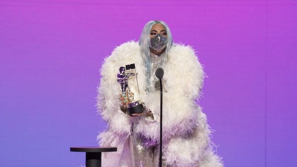 Los 5 premios de Lady Gaga y sus originales mascarillas protagonizaron los VMA - Música - ABC Color