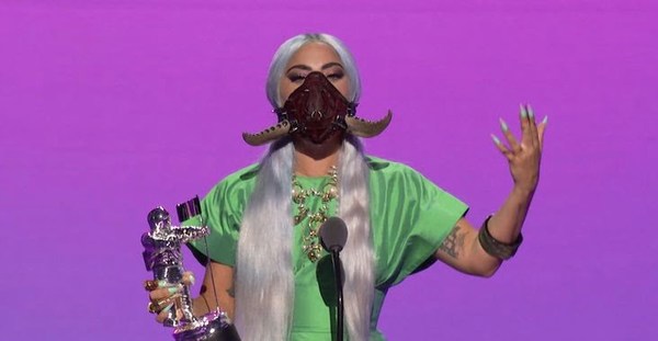 Los 5 premios de Lady Gaga y sus originales mascarillas protagonizaron los VMA - Noticiero Paraguay
