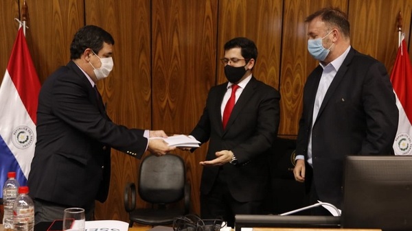 Ejecutivo presenta al Congreso proyecto de Función Pública y Servicio Civil