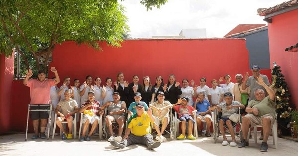 La Nación / Abuelitos del hogar de ancianos con casos de COVID positivo no reciben asistencia del MSPyBS