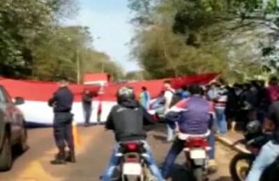 Bloquean entrada en Salto del Guairá - C9N