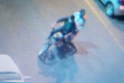 Motochorros asaltan a funcionaria de ABC Color - Nacionales - ABC Color