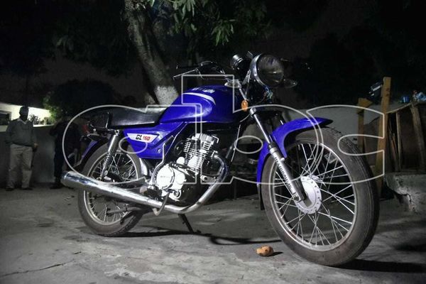 Recuperan motocicleta robada en San Lorenzo - Nacionales - ABC Color