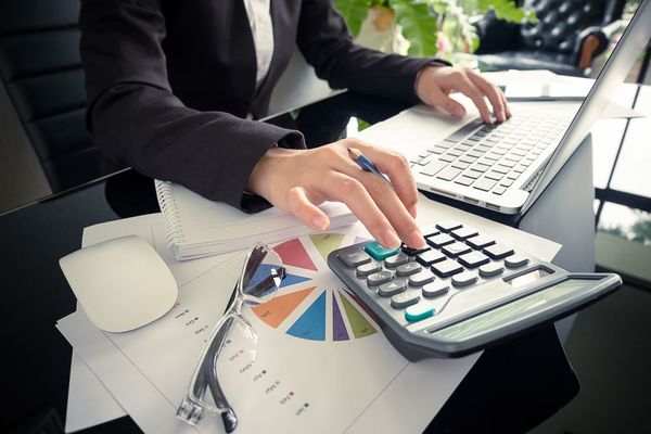 Ejecutivo presenta hoy al Congreso un ajustado proyecto de PGN 2021 - MarketData