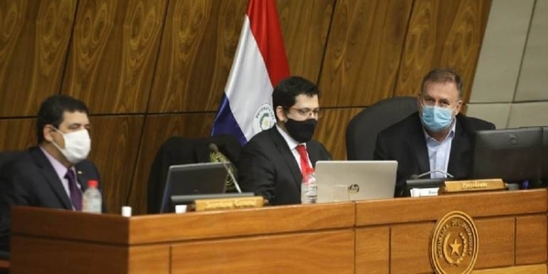HOY / Ley de función pública: topeo salarial, concurso como única vía y meritocracia para aumentos