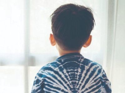 Juez quiere llevar forzado a su hijo, dijo su exesposa