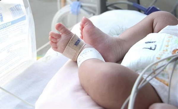 Bebé de cuatro meses falleció por Covid-19 - Noticiero Paraguay