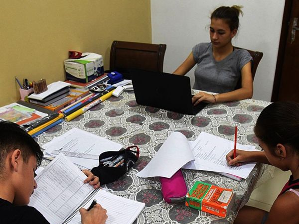 La educación virtual está generando daño y estrés, sostiene especialista