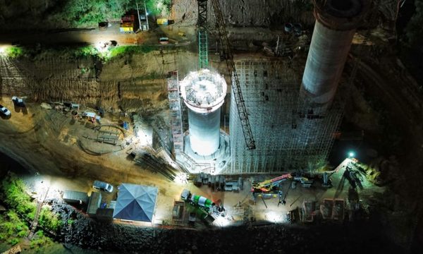 Optimizan plazos con turnos de 24 horas en construcción del Puente de la Integración