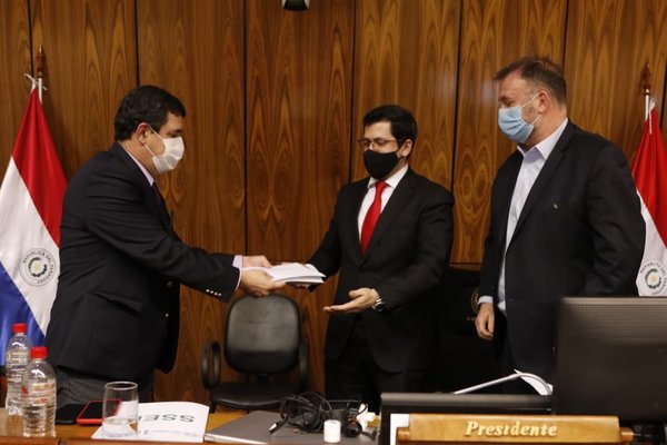 Ejecutivo presentó al Congreso el proyecto de Carrera del Servicio Civil - El Trueno