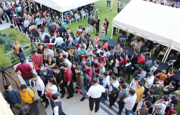 Estudio revela que el 83% de los millennials paraguayos no tiene empleo formal