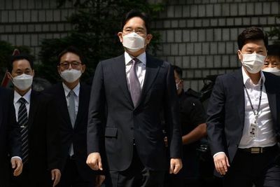 Incertidumbre en Samsung tras ser imputado el heredero del imperio surcoreano - Tecnología - ABC Color