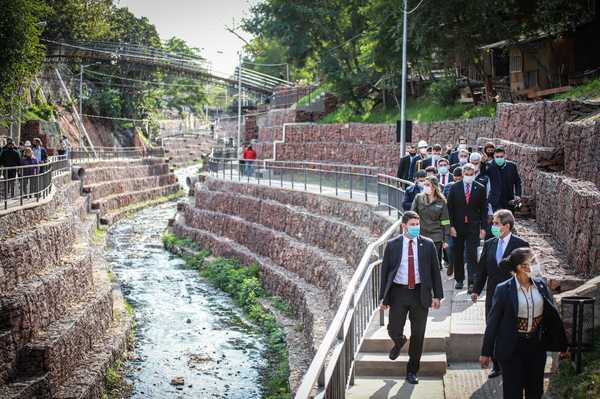 Inauguran obras de mejoramiento en el emblemático arroyo Paraguarí de Asunción - El Trueno