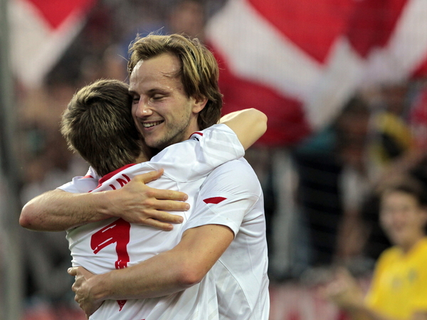 Rakitic arregla su retorno al Sevilla