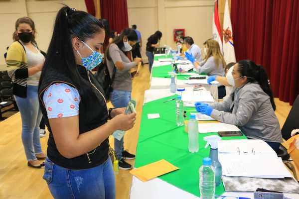 Estudiantes de Caazapá recibirán pago por becas la próxima semana