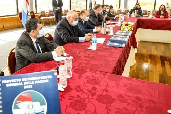 Hacienda presenta proyecto de PGN "austero y responsable"