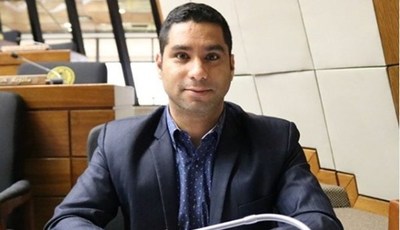 Diputado ofreció su boxer en "Cambachivache" - Teleshow
